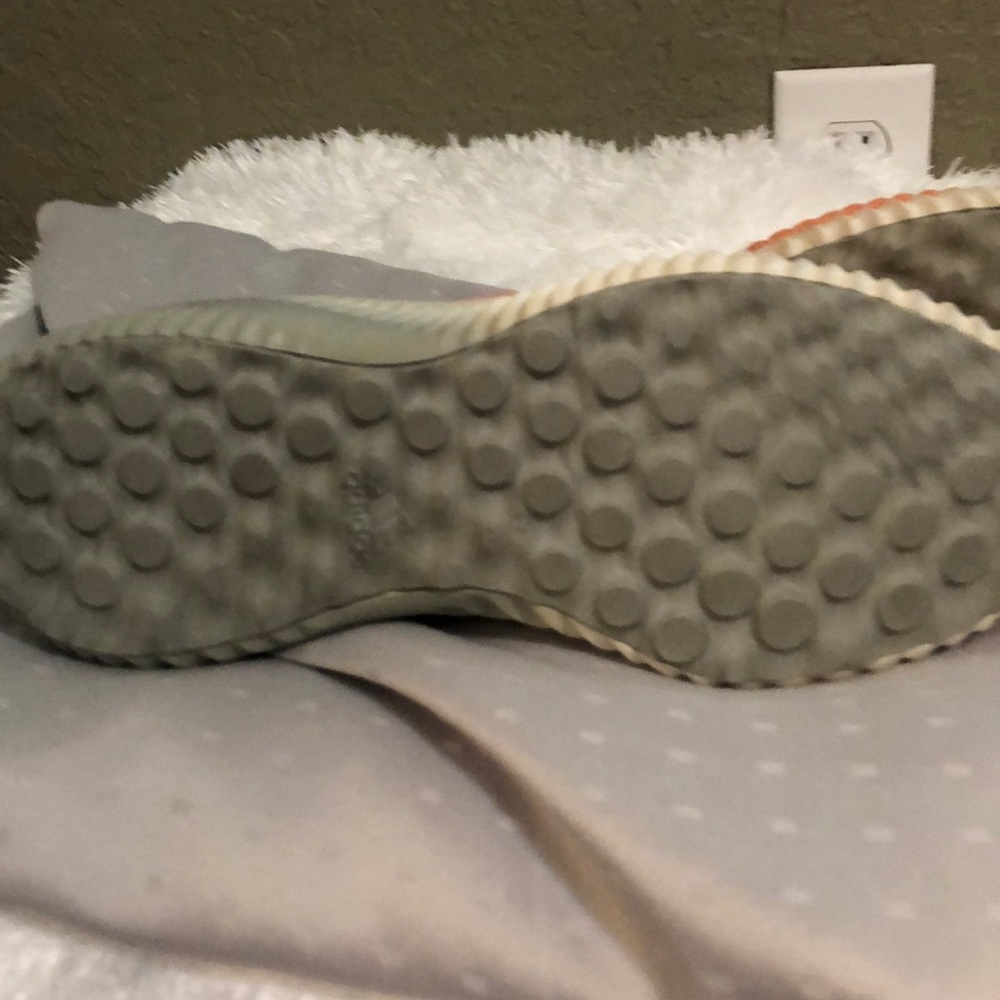 Running shoes - Picture 2 of 3